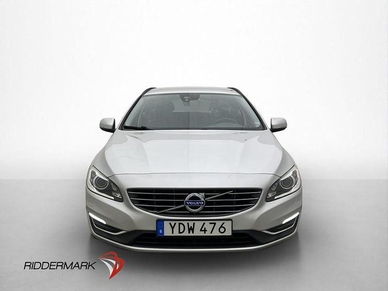 Begagnad Volvo V60 Momentum 120 HK (88 kW) 2016 Silver Kombi