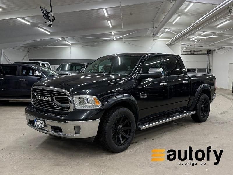 Svart Begagnad 2018 Dodge Ram SE Pickup | 374 900 kr (Marknadspris) - Bild 1/4