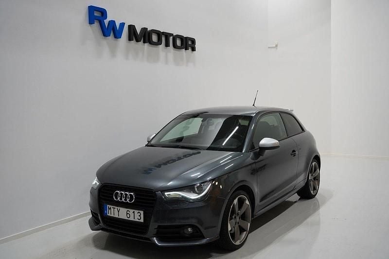 Grå Begagnad 2012 Audi A1 Ambition Halvkombi | 99 800 kr (Marknadspris) - Bild 1/4