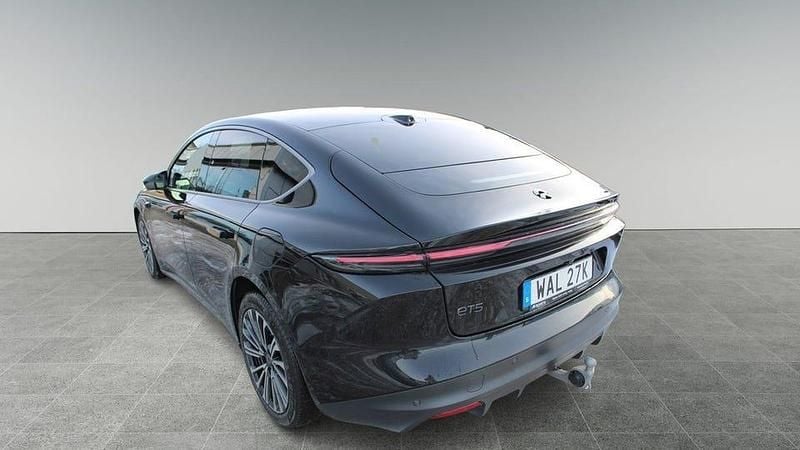 Begagnad Nio ET5 360 kW (490 HK) 2023 Svart