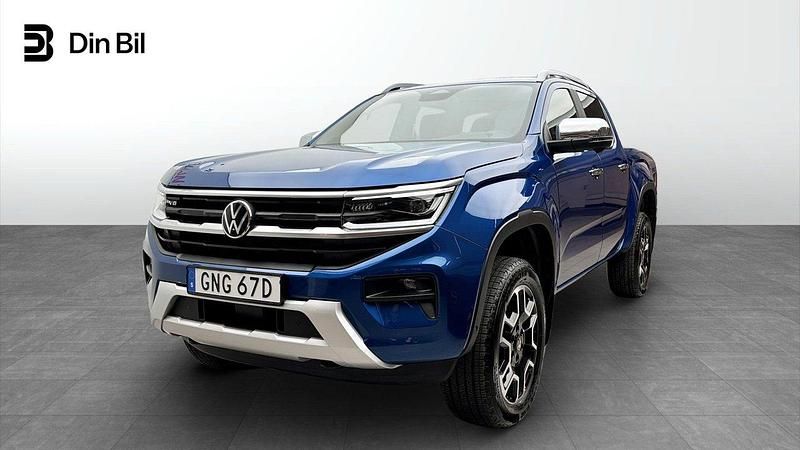 Mörkblå (bright blue metallic) Begagnad 2023 VW Amarok Style Pickup | 699 900 kr (Lite dyr) - Bild 1/4