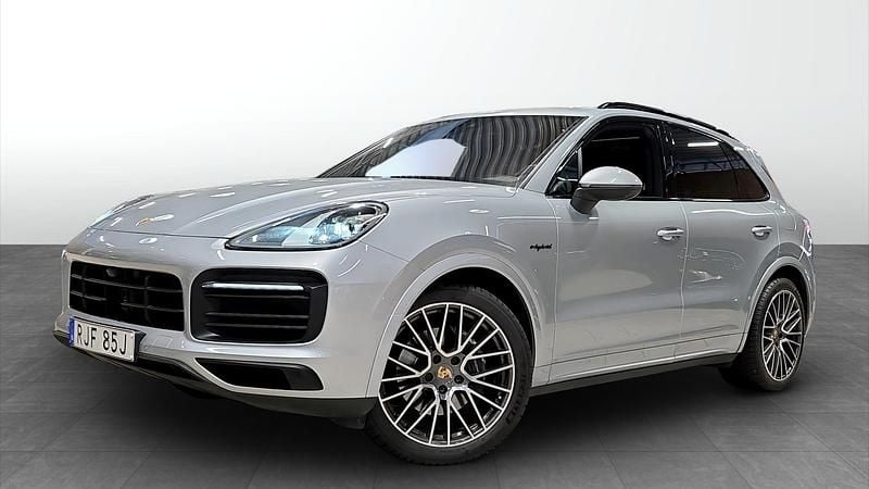 Silver Begagnad 2020 Porsche Cayenne SUV | 579 900 kr (Bra pris) - Bild 1/4