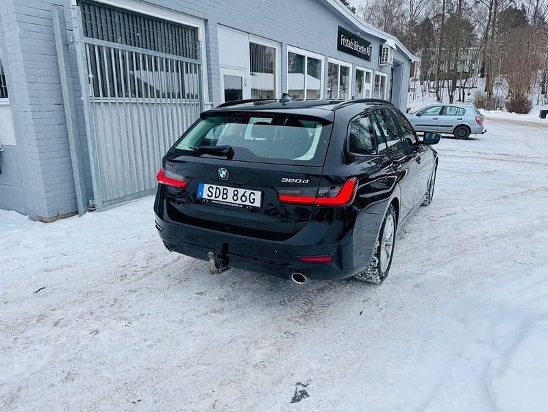 Begagnad BMW 320 Sport Line 190 HK (139 kW) 2021 Svart Kombi
