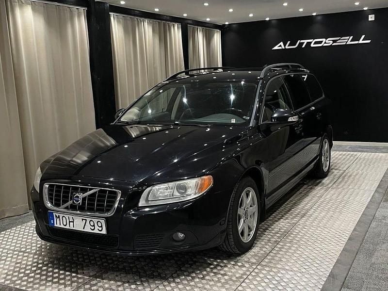 Svart Begagnad 2009 Volvo V70 Momentum Kombi | 49 900 kr (Marknadspris) - Bild 1/4