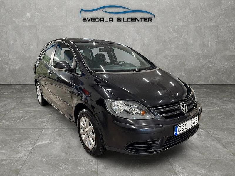 Svart Begagnad 2005 VW Golf Plus Cross Comfortline Minibuss | 49 900 kr (Marknadspris) - Bild 1/4