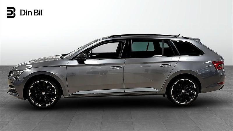 Begagnad Skoda Superb SportLine 156 HK (114 kW) 2023 Grå Kombi