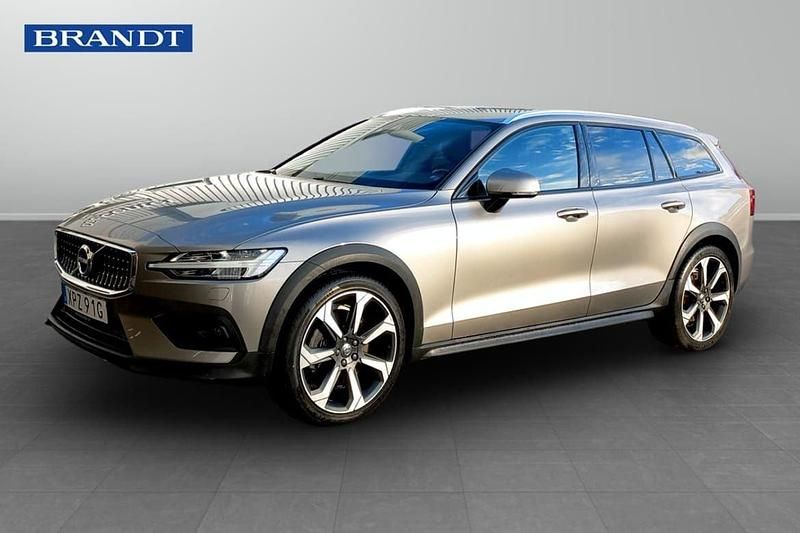 Grå Begagnad 2019 Volvo V60 CC SE Kombi | 309 900 kr (Lite dyr) - Bild 1/4