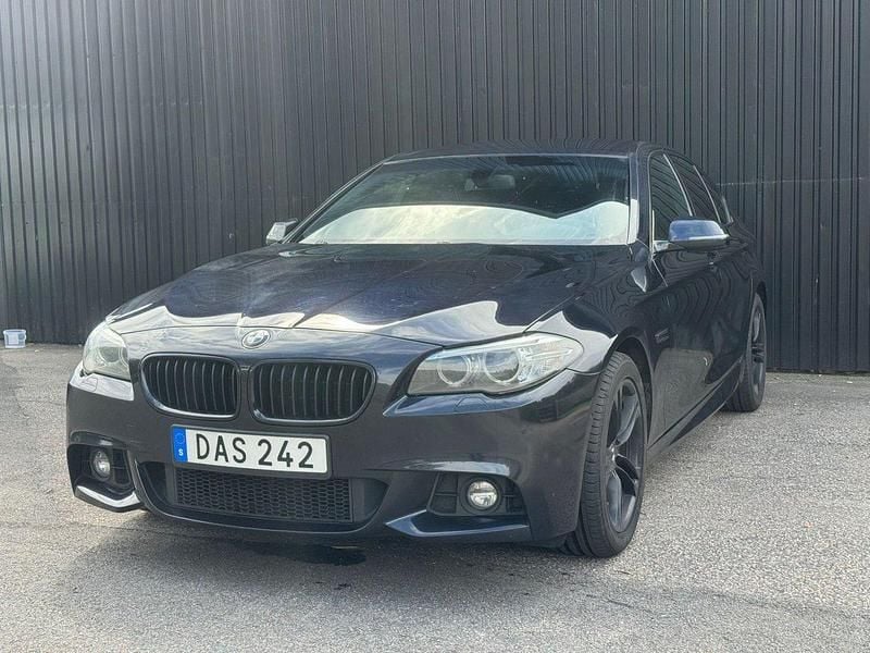 Svart Begagnad 2013 BMW 535 M Sport Sedan | 239 700 kr (Dyr) - Bild 1/4