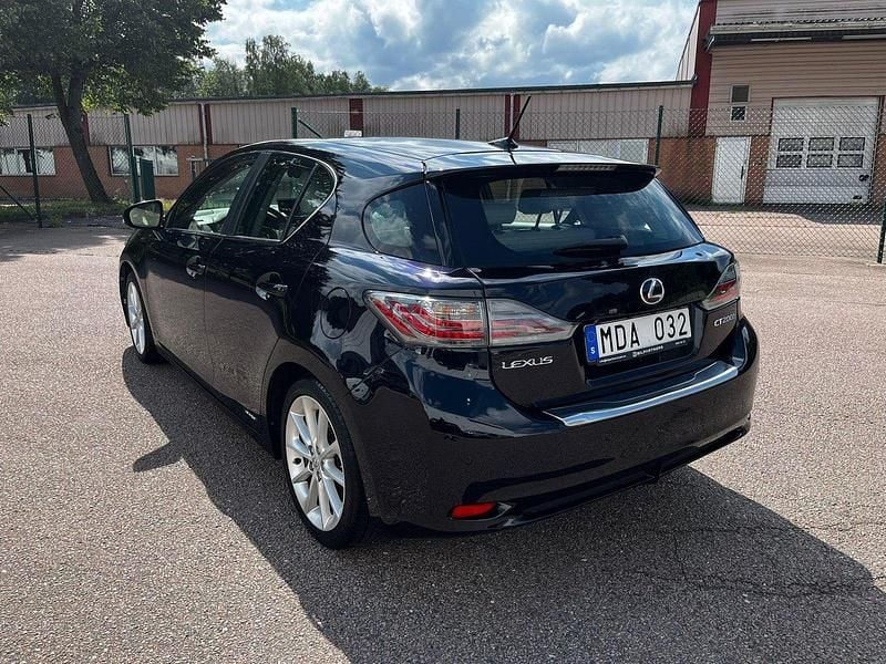 Svart Begagnad 2011 Lexus CT200h Executive Line Halvkombi | 105 000 kr (Dyr) - Bild 1/4
