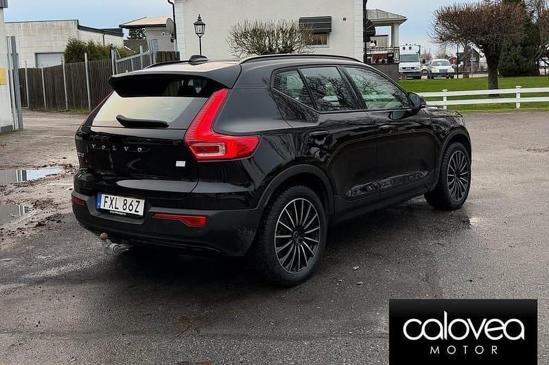 Begagnad Volvo XC40 Plus 185 kW (252 HK) 2021 Svart SUV