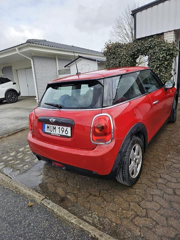 Begagnad Mini ONE 102 HK (75 kW) 2016 Halvkombi