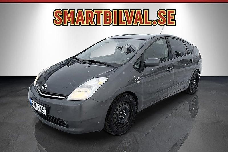 Grå Begagnad 2007 Toyota Prius Halvkombi | 49 900 kr (Dyr) - Bild 1/4
