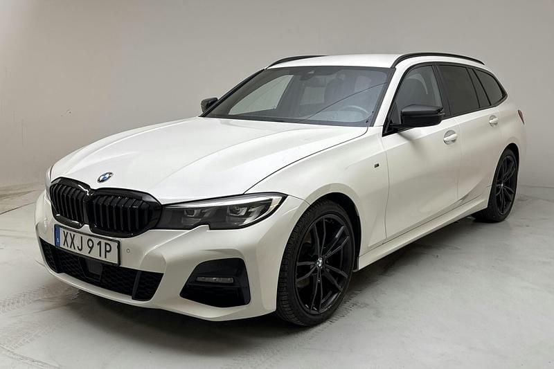 Begagnad BMW 320 M Sport 190 HK (139 kW) 2021 Vit Kombi