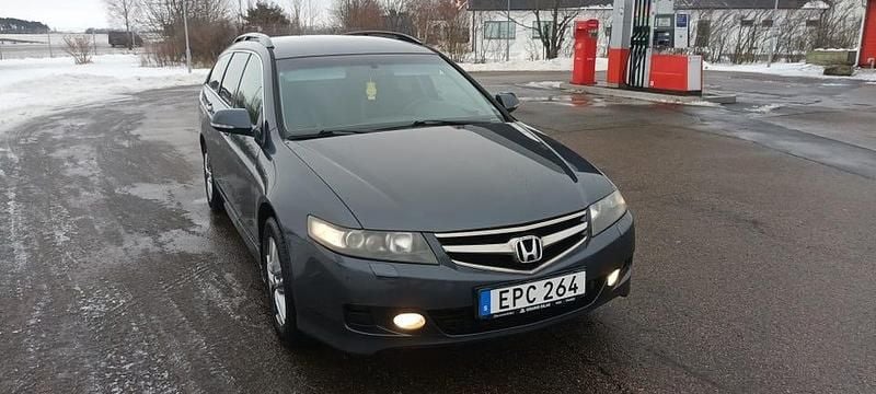 Begagnad Honda Accord 140 HK (102 kW) 2008