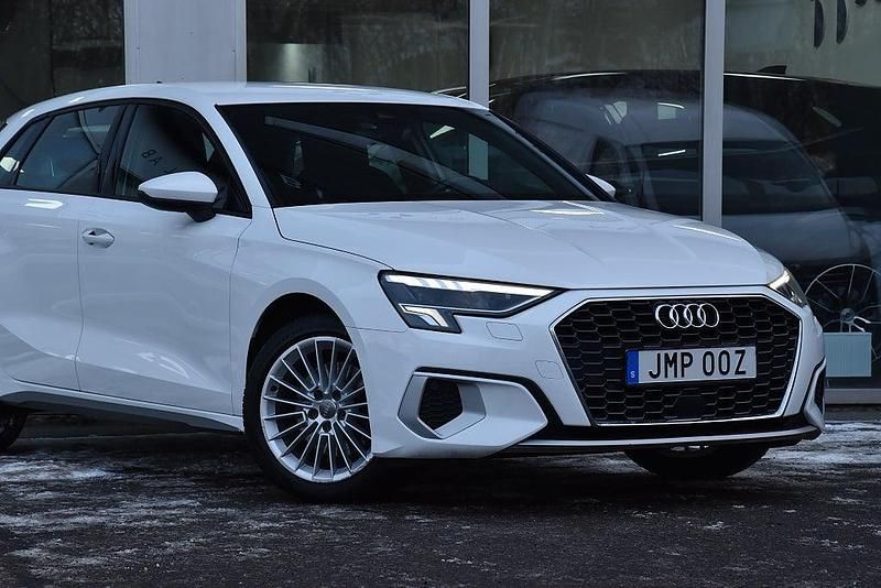 Begagnad Audi A3 Sportback 150 HK (110 kW) 2020 Vit Halvkombi