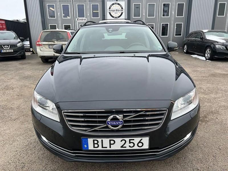 Begagnad Volvo V70 Momentum 181 HK (133 kW) 2014 Grå Kombi