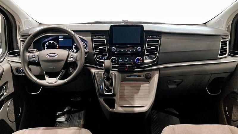 Begagnad Ford Tourneo Custom 170 HK (125 kW) 2023 Vit Van