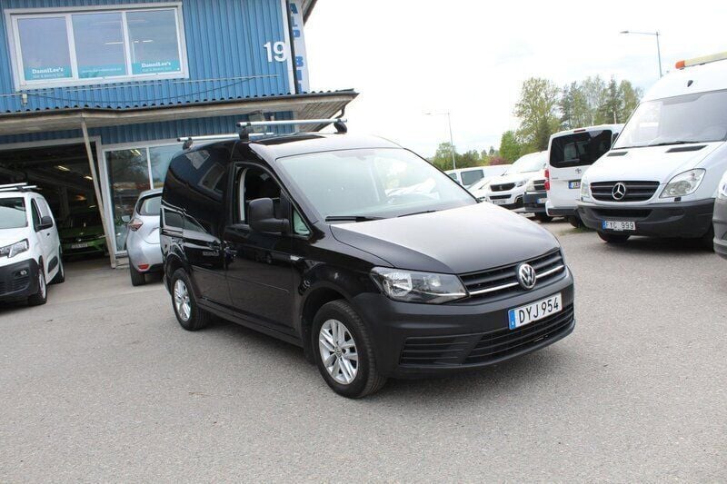 Svart Begagnad 2018 VW Caddy Minibuss | 109 000 kr (Bra pris) - Bild 1/4