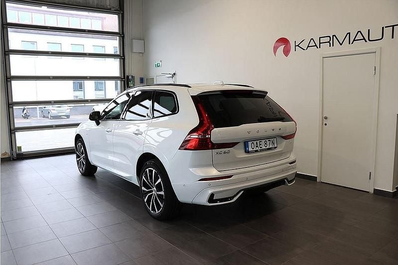 Vit Begagnad 2022 Volvo XC60 R-Design SUV | 494 800 kr (Dyr) - Bild 1/4