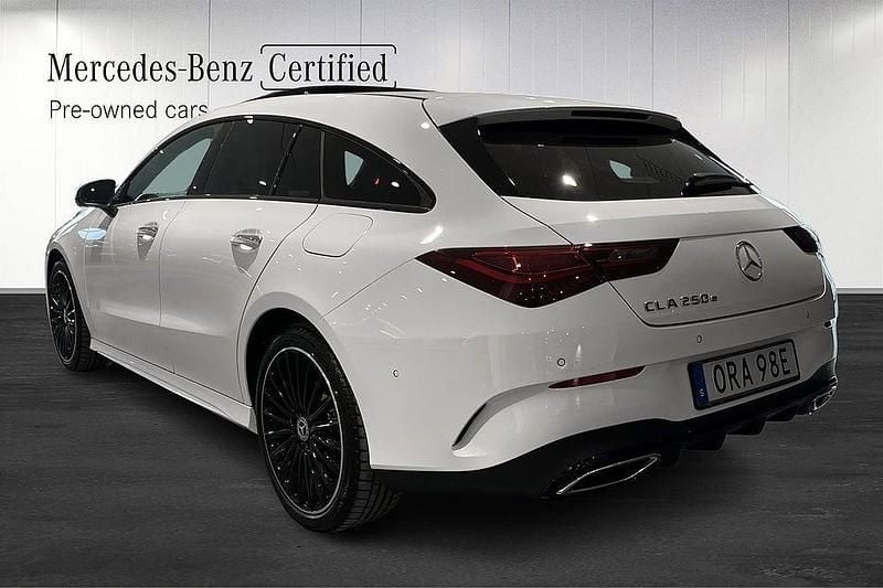 Begagnad Mercedes CLA250e Shooting Brake AMG line 163 HK (119 kW) 2025 Vit Kombi