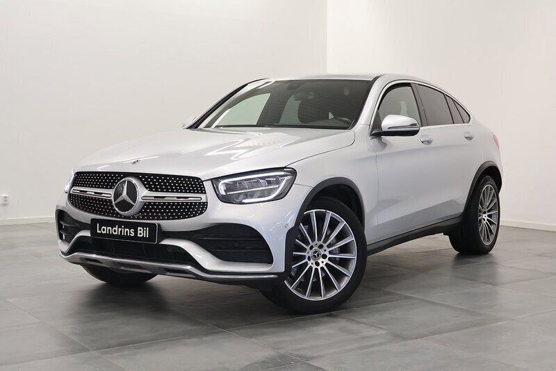 Silver Begagnad 2019 Mercedes GLC220 AMG line Sportkupé | 429 700 kr (Bra pris) - Bild 1/4