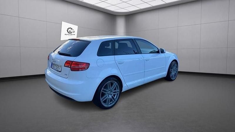 Begagnad Audi A3 Attraction 105 HK (77 kW) 2013 Vit