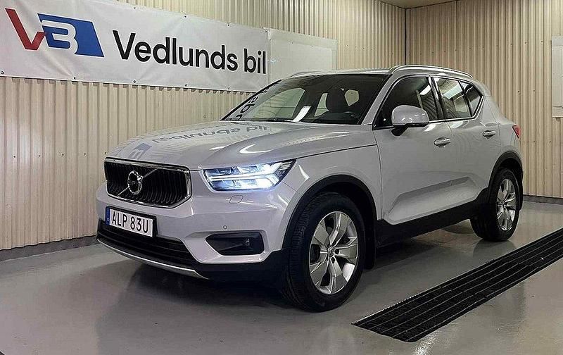 Silver Begagnad 2020 Volvo XC40 Momentum SUV | 269 900 kr (Marknadspris) - Bild 1/4