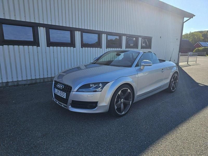 Silver Begagnad 2007 Audi TT Roadster Premium Cab | 140 000 kr (Marknadspris) - Bild 1/4