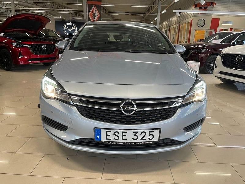 Begagnad Opel Astra Enjoy 111 HK (81 kW) 2019 Grå Halvkombi