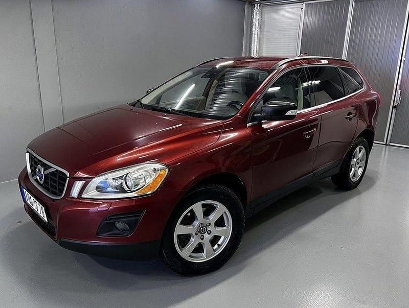 Röd Begagnad 2010 Volvo XC60 Momentum SUV | 79 900 kr (Marknadspris) - Bild 1/4