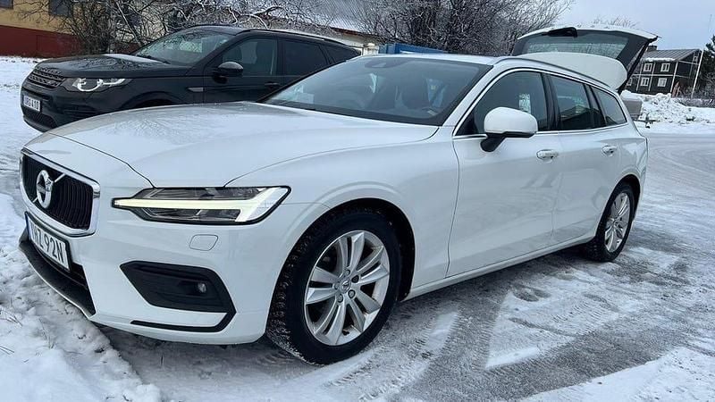 Begagnad 2020 Volvo V60 Kombi | 255 000 kr (Superpris) - Bild 1/4