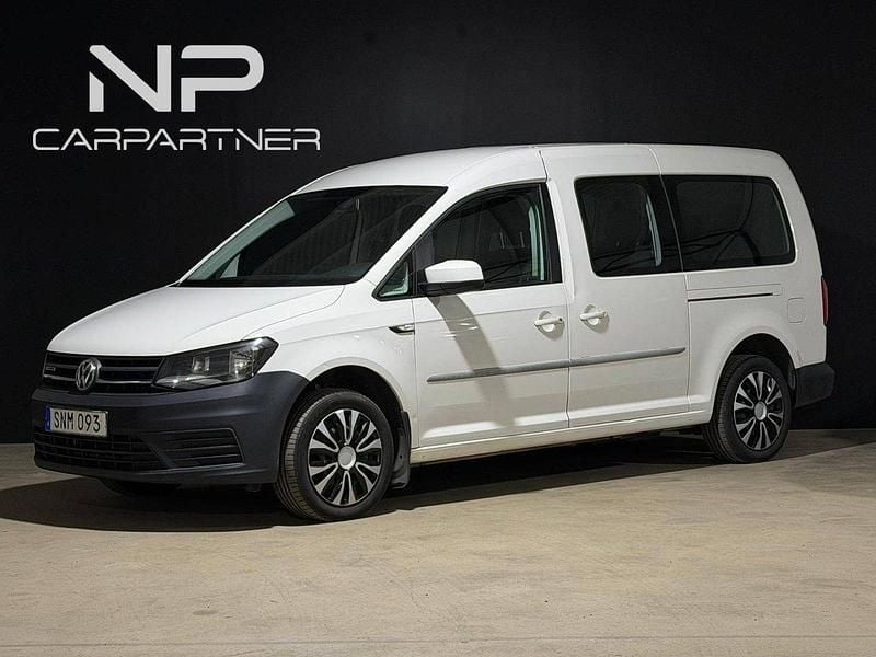 Vit Begagnad 2018 VW Caddy Maxi Life Life Minibuss | 119 900 kr (Bra pris) - Bild 1/4