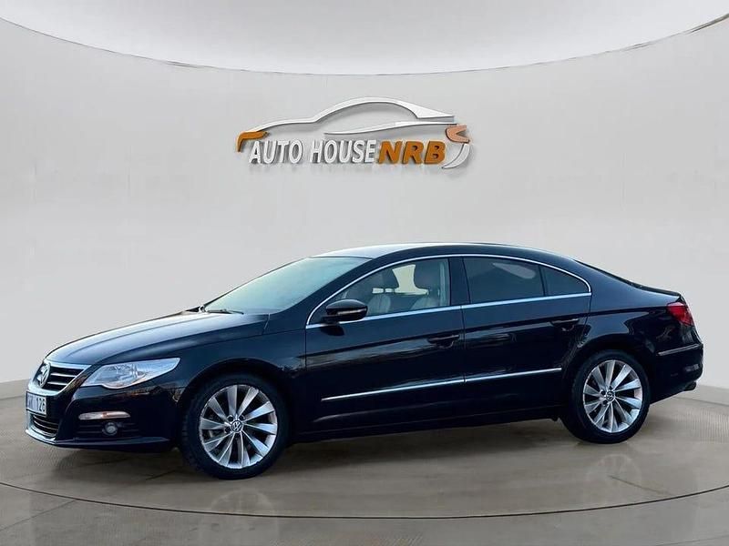 Begagnad VW Passat Highline 170 HK (125 kW) 2011 Svart
