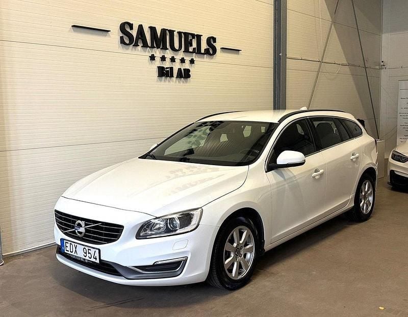 Vit Begagnad 2013 Volvo V60 Momentum Kombi | 109 900 kr (Bra pris) - Bild 1/4