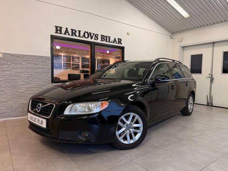 Begagnad Volvo V70 Momentum 180 HK (132 kW) 2013 Svart Kombi