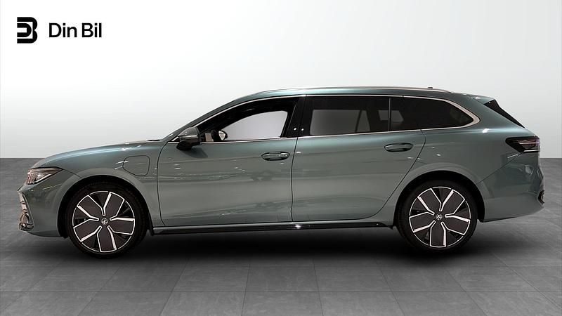 Ny VW Passat 2026 Grön Kombi
