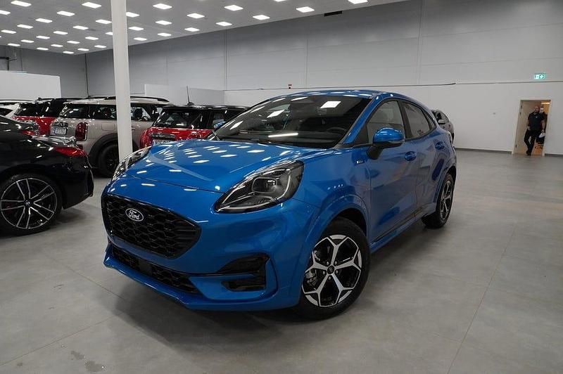 Blå Ny 2025 Ford Puma ST-Line SUV | 325 000 kr - Bild 1/4