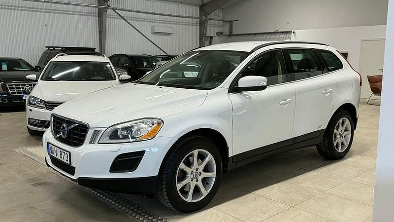 Begagnad Volvo XC60 Momentum 163 HK (119 kW) 2012 Vit SUV