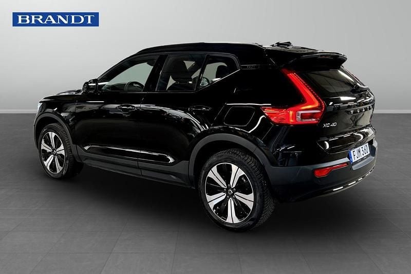 Begagnad Volvo XC40 Single Motor 175 kW (238 HK) 2023 Svart SUV