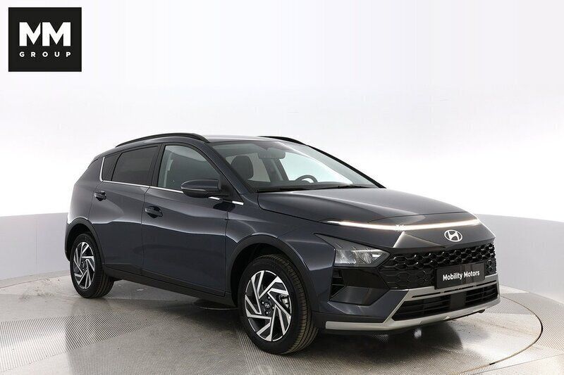 Grå Ny 2024 Hyundai Bayon Advanced SUV | 298 800 kr - Bild 1/4