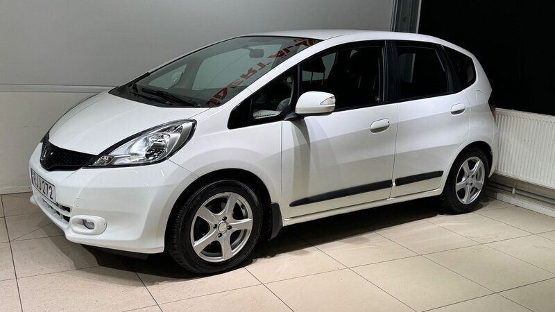 Begagnad Honda Jazz 100 HK (73 kW) 2011 Vit Halvkombi