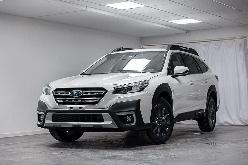 Grå Begagnad 2024 Subaru Outback SUV | 464 700 kr (Marknadspris) - Bild 1/4
