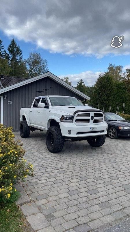 Vit Begagnad 2014 RAM 1500 Pickup | 339 000 kr (Marknadspris) - Bild 1/4