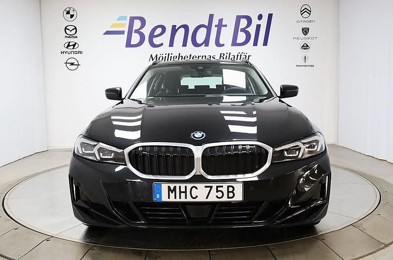 Begagnad BMW 330e M Sport 293 HK (215 kW) 2024 Svart Kombi