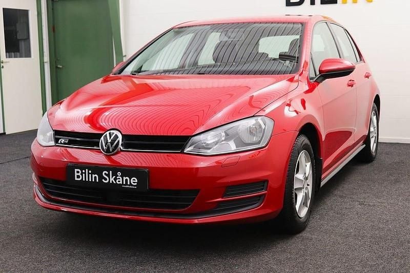 Begagnad VW Golf VII 110 HK (80 kW) 2016 Röd Halvkombi