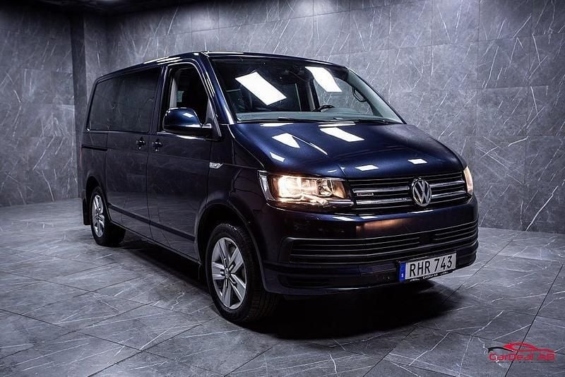 Begagnad VW Multivan Comfortline 150 HK (110 kW) 2016 Blå Van