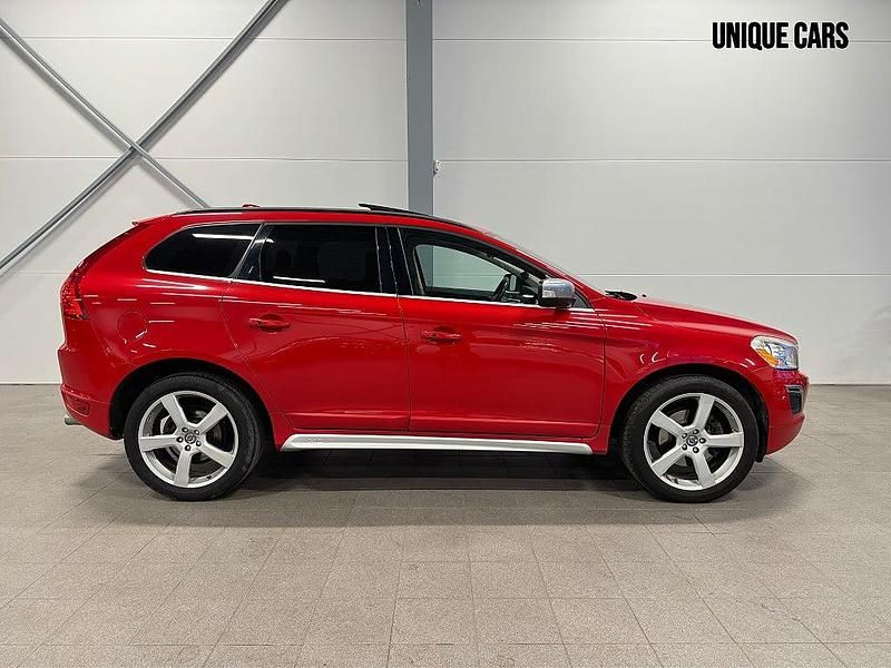 Begagnad Volvo XC60 R-Design 215 HK (158 kW) 2012 Röd SUV