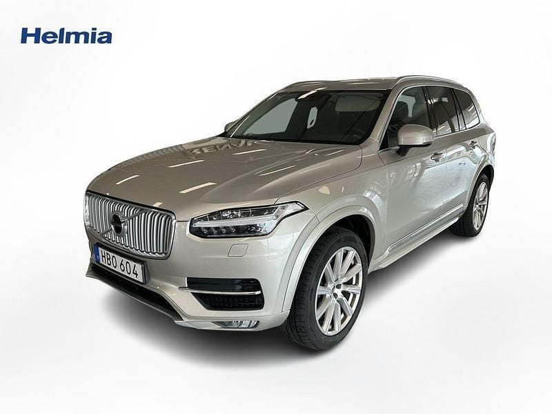 Ljusbrun (brun) Begagnad 2016 Volvo XC90 Inscription SUV | 319 900 kr (Marknadspris) - Bild 1/4