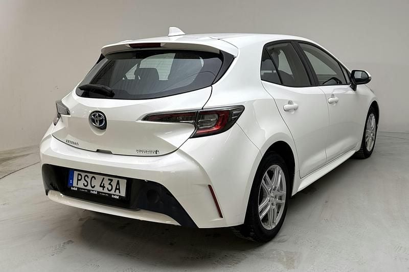 Begagnad Toyota Corolla Active 122 HK (89 kW) 2022 Vit