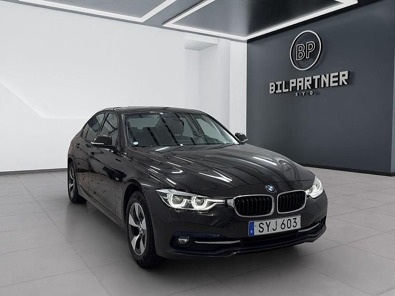 Begagnad BMW 320 Sport Line 190 HK (139 kW) 2018 Brun Sedan